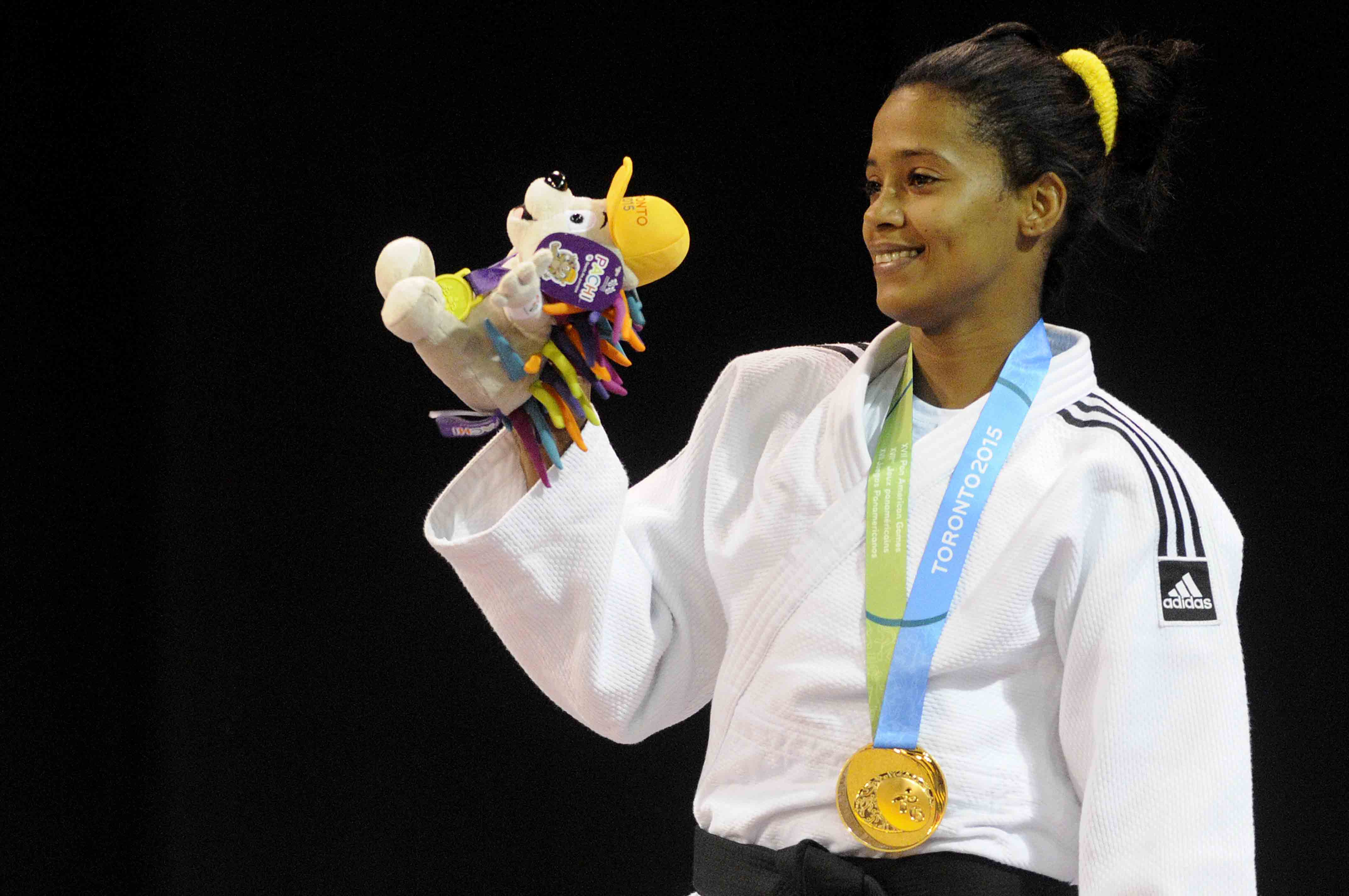 Dayaris Mestre, aportó la primera medalla de oro de Cuba en los XVII Juegos Panamericanos de Toronto, Canadá. Foro: Roberto Morejón (AIN/ACN)