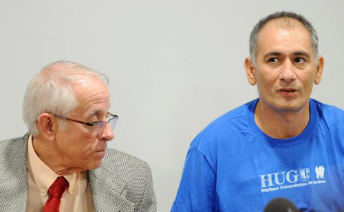 El Dr. Félix Báez Sarría (D), arriba a la patria desde Ginebra, Suiza, después de su recuperación. En la foto, junto al Dr. Jorge Pérez (I), Director del Instituto de Medicina Tropical Dr. Pedro Kourí, en La Habana, Cuba, el 6 de diciembre de 2014. AIN FOTO/ Oriol de la CRUZ ATENCIO El Dr. Félix Báez Sarría (D), arriba a la patria desde Ginebra, Suiza, después de su recuperación. En la foto, junto al Dr. Jorge Pérez (I), Director del Instituto de Medicina Tropical Dr. Pedro Kourí, en La Habana, Cuba, el 6 de diciembre de 2014. AIN FOTO/ Oriol de la CRUZ ATENCIO
