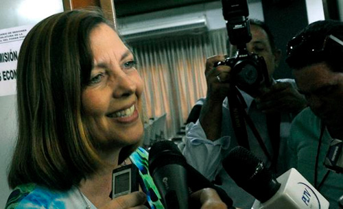 Declaraciones a la prensa de Josefina Vidal, Directora General para Estados Unidos del Ministerio de Relaciones Exteriores, en el V Período Ordinario de Sesiones de la VIII Legislatura de la Asamblea Nacional del Poder Popular, en el Palacio de Convenciones de La Habana, Cuba, el 11 de julio de 2015. AIN FOTO/ Marcelino VÁZQUEZ HERNÁNDEZ Declaraciones a la prensa de Josefina Vidal, Directora General para Estados Unidos del Ministerio de Relaciones Exteriores, en el V Período Ordinario de Sesiones de la VIII Legislatura de la Asamblea Nacional del Poder Popular, en el Palacio de Convenciones de La Habana, Cuba, el 11 de julio de 2015. AIN FOTO/ Marcelino VÁZQUEZ HERNÁNDEZ