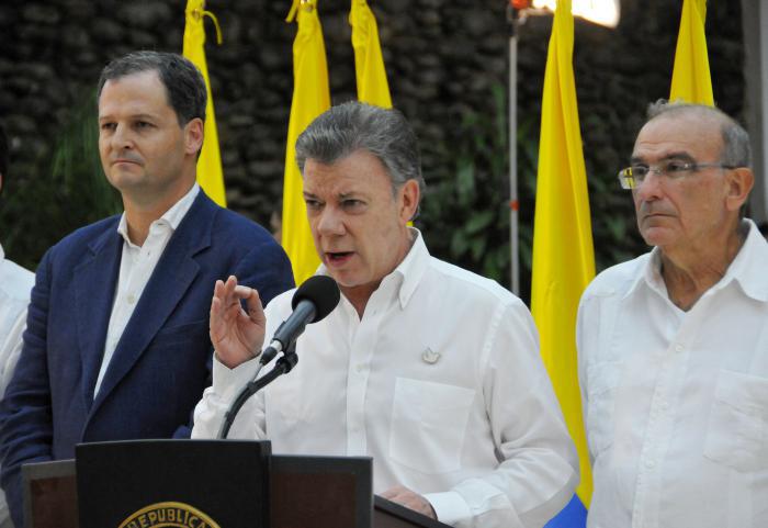 juan-manuel-santos-paz-colombia.jpg