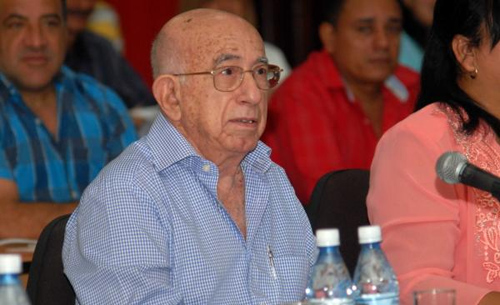 Si hay algo hay que defender en una sociedad socialista es la salud pública, afirmó hoy en esta capital José Ramón Machado Ventura, Segundo Secretario del Comité Central del Partido Comunista de Cuba, y Vicepresidente de los Consejos de Estado y de Ministros. Si hay algo hay que defender en una sociedad socialista es la salud pública, afirmó hoy en esta capital José Ramón Machado Ventura, Segundo Secretario del Comité Central del Partido Comunista de Cuba, y Vicepresidente de los Consejos de Estado y de Ministros.
