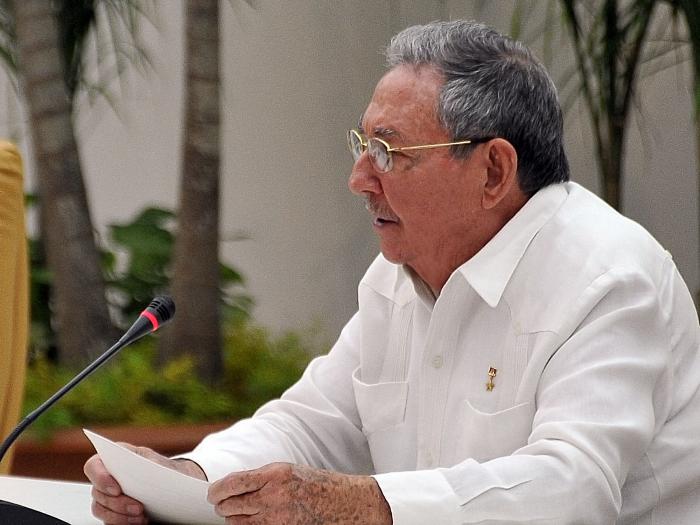 raul-castro-paz-colombia.jpg