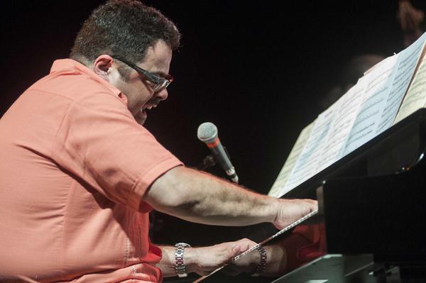 El pianista norteamericano Arturo O´Farril, director de The Afro Latin Jazz Orquestra, durante un concierto homenaje al músico cubano Chano Pozo, en el marco de la feria internacional Cubadisco 2015, en el teatro Mella, en La Habana, Cuba, el 17 de mayo de 2015. AIN FOTO/Abel ERNESTO
