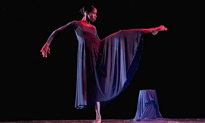 Bailarina de Danza Fragmentada. Foto: Yuris Nórido