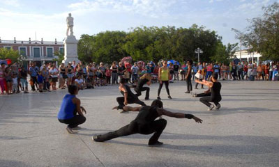 Intercambian en Romerías sobre las artes danzarias| AIN FOTO/Modesto GUTIÉRREZ CABO danza-romerias.jpg