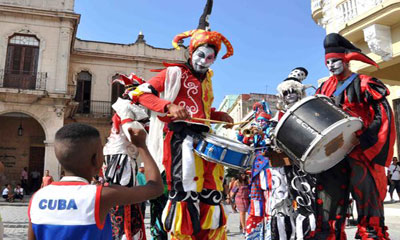 Inauguración del Festival Internacional de Videodanza, Movimiento y Ciudad, en La Habana, el 15 de abril de 2015. AIN FOTO/ Marcelino VÁZQUEZ HERNÁNDEZ danza_habana.jpg