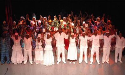 Actuación de los grupos Folklóricos de Oriente y Cutumba, en el Teatro Martí, de Santiago de Cuba, el 22 de mayo de 2014, durante la celebración del 50 aniversario de creadas estas agrupaciones danzarias. AIN FOTO/Miguel RUBIERA JUSTIZ