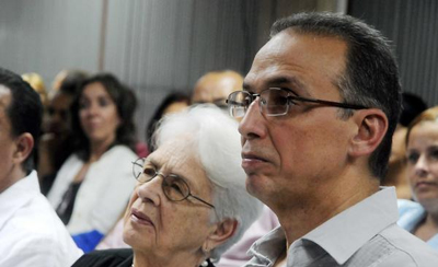 Antonio Guerrero Rodríguez (D), Héroe de la República de Cuba, acompañado de su mamá, Mirtha Rodríguez (I). AIN FOTO/Oriol de la Cruz ATENCIO Antonio Guerrero Rodríguez (D), Héroe de la República de Cuba, acompañado de su mamá, Mirtha Rodríguez (I). AIN FOTO/Oriol de la Cruz ATENCIO