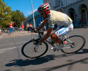 Encabezados por Arnold Alcolea, la principal escuadra cubana de ruta intervendrá este martes en la segunda etapa del VII Tour de San Luis, Argentina. Foto: Archivo