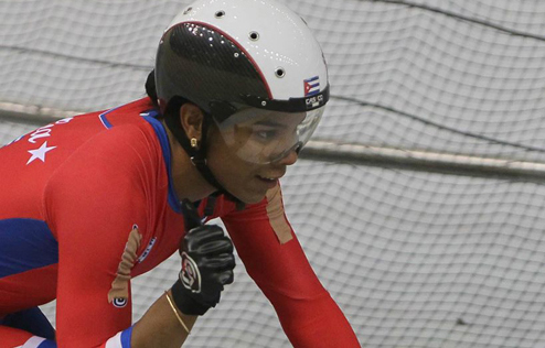Lisandra Guerra, multimedallista mundial y monarca de la velocidad en la lid precedente de Guadalajara 2011 (México). FOTO AIN ciclista-lisandra-guerra-ve.jpg