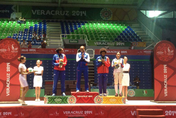 La cubana Seily Mendoza se coronó en el evento femenino individual de la espada de los Juegos de Veracruz 2014. Foto: Sitio oficial de los Juegos La cubana Seily Mendoza se coronó en el evento femenino individual de la espada de los Juegos de Veracruz 2014. Foto: Sitio oficial de los Juegos