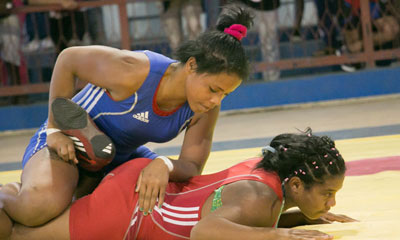 La luchadora cubana Yudaris Sánchez, de los 59 kilogramos, se convierte en medallista de bronce de los XVII Juegos Panamericanos. lucha_libre_toronto2.jpg