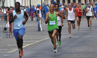 XVI Edicion del Maracuba. AIN FOTO/Marcelino VÁZQUEZ HERNÁNDEZ XVI Edicion del Maracuba, carrera popular que goza de gran aceptación entre los que gustan del ejercicio físico, en La Habana, el 15 de noviembre de 2014. AIN FOTO/Marcelino VÁZQUEZ HERNÁNDEZ