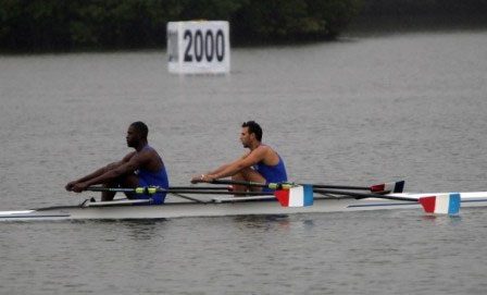 Fournier y Rubio consiguieron el cetro en el doble sculls. remeros_cubanos_toronto.jpg