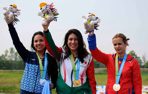 La tiradora cubana Eglys de la Cruz se adjudicó este lunes la presea de bronce en la final de rifle de aire a 10 metros, para damas. Foto: Roberto Morejón Rodríguez, enviado especial La tiradora cubana Eglys de la Cruz se adjudicó este lunes la presea de bronce en la final de rifle de aire a 10 metros, para damas. Foto: Roberto Morejón Rodríguez, enviado especial