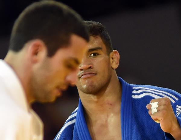 CANADA-ORO PARA EL JUDOCA CUBANO MAGDIEL ESTRADA EN PANAMERICANO DE TORONTO 1. 20150712RLH_01 2. 20150712RLH_02 3. 20150712RLH_03 4. 20150712RLH_04 20150712RLH_02 El cubano Magdiel Estrada (azul), conquistó medalla de oro, en los 73 kilogramos, al derrotar al argentino Alejandro Cobas, en la segunda jornada de este deporte de los XVII Juegos Panamericanos de Toronto, en el Centro Deportivo de Mississauga, Canadá, el 12 de julio de 2015. AIN FOTO/Ricardo LÓPEZ HEVIA/Periódico GRANMA