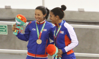 Rodarán sobre el velódromo británico Lisandra Guerra y Marlies Mejías, multicampeonas en los recién concluidos Juegos Centroamericanos y del Caribe de Veracruz, México, quienes buscarán ahora sus boletos a la cita del orbe y la justa olímpica. ciclismo_veracruz.gif