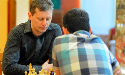 Los Grandes Maestros de ajedrez Zoltan Almasi (I) (Hungría), y Leinier Domínguez (Cuba), en partida disputada en la segunda jornada del Torneo Internacional "Capablanca in Memoriam", que tiene por sede el hotel Riviera, en La Habana, el 9 de mayo de 2014. AIN FOTO/Abel PADRÓN PADILLA