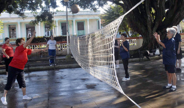 Ancianos participan activamente en los Círculos de Abuelos, creados para la atención a personas de la tercera edad, en la provincia más envejecida de la isla, municipio de Camajuani, Villa Clara, Foto:Arelys María Echevarría