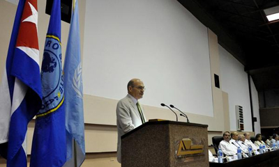 El doctor Di Fabio resaltó que el modelo de salud cubano es muy ejemplar por la labor de sus médicos. di_fabio_salud.jpg