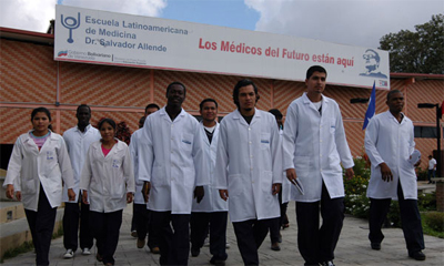 El proyecto de la ELAM forma parte del Programa Integral de Salud (PIS), con que Cuba extiende solidariamente la colaboración médica a varios países./ Foto: Juventud Rebelde escuela_medicina.jpg