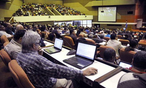 Asistentes a la inauguración del Primer Taller de Informatización y Ciberseguridad en el Palacio de Convenciones, en La Habana, Cuba, el 18 de febrero de 2015. AIN FOTO/Abel ERNESTO Asistentes a la inauguración del Primer Taller de Informatización y Ciberseguridad en el Palacio de Convenciones, en La Habana, Cuba, el 18 de febrero de 2015. AIN FOTO/Abel ERNESTO
