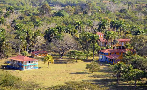 Vista aérea del sitio histórico de Birán, constituido por instalaciones bien conservadas, representativas de la arquitectura en madera, emplazadas en un marco medioambiental relevante, en el municipio de Cueto, provincia de Holguín, Cuba, 11 de agosto de 2016. ACN FOTO ARCHIVO/Juan Pablo CARRERAS