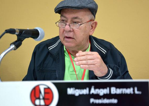 Miguel Barnet, presidente de la Unión de Escritores y Artistas de Cuba (Uneac), durante su intervención en la VIII Reunión de la Presidencia Nacional, efectuada en el Hotel Pernik, de la ciudad de Holguín, Cuba, el 7 de marzo de 2016. ACN FOTO/Juan Pablo CARRERAS