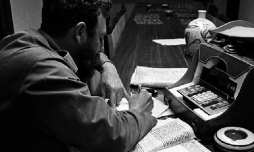 1128-fidel-maquina%20de%20escribir.jpg
