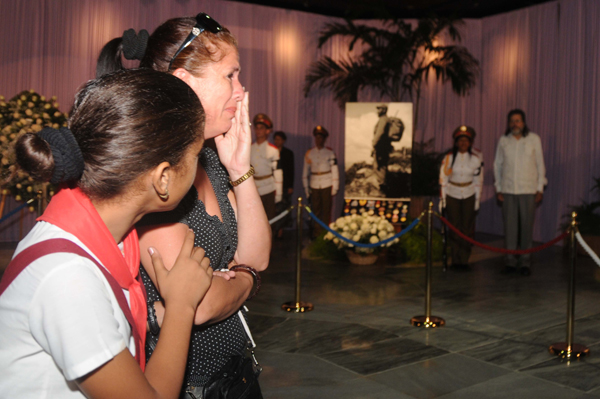 Pueblo cubano rinde homenaje póstumo al líder histórico de la Revolución Cubana, Fidel Castro Ruz, en el Memorial José Martí, de la capitalina Plaza de la Revolución, el 28 de noviembre de 2016.   ACN FOTO/Omara GARCÍA MEDEROS