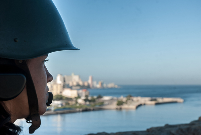 Cadete Escuela Interarmas de las FAR General Antonio Maceo Orden Antonio Maceo en espera de la orden para el disparo de las salvas de artillerÃ­a en Homenaje al Comandante en Jefe, en Fortaleza San Carlos de la CabaÃ±a, el 28 de noviembre de 2016, a las 9:00 am.  ACN / FOTO / Diana InÃ©s RODRÃGUEZ RODRÃGUEZ