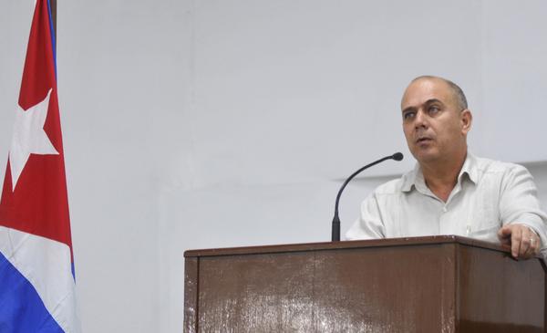 El Ministro de Salud de Cuba, Dr. Roberto Morales Ojeda, interviene en el acto con motivo del aniversario 59 del Triunfo de la Revolución, efectuado en la sede del Ministerio, en La Habana, el 28 de diciembre de 2017. ACN FOTO/Oriol de la Cruz ATENCIO HERNÁNDEZ