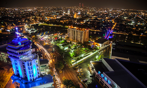 En el noroeste de México se ubica Culiacán, capital y ciudad más grande del Estado de Sinaloa, donde se registra uno de los valles agrícolas más prolíferos del país y el deporte, fundamentalmente el béisbol, mueve pasiones.