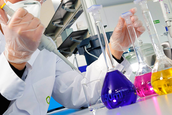1226-Laboratorios-Farmacéuticos.jpg