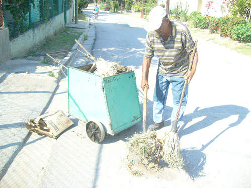 Soy barrendero, ¡y a mucha honra!. Foto: ACN
