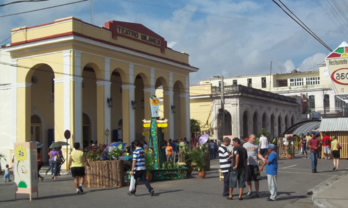  Durante mucho tiempo y en décadas pasadas, Pinar del Río fue considerada la Cenicienta de Cuba, por las condiciones de atraso en que vivían sus pobladores y el desinterés de los gobiernos de turno en impulsar obras de beneficio para los vueltabajeros.