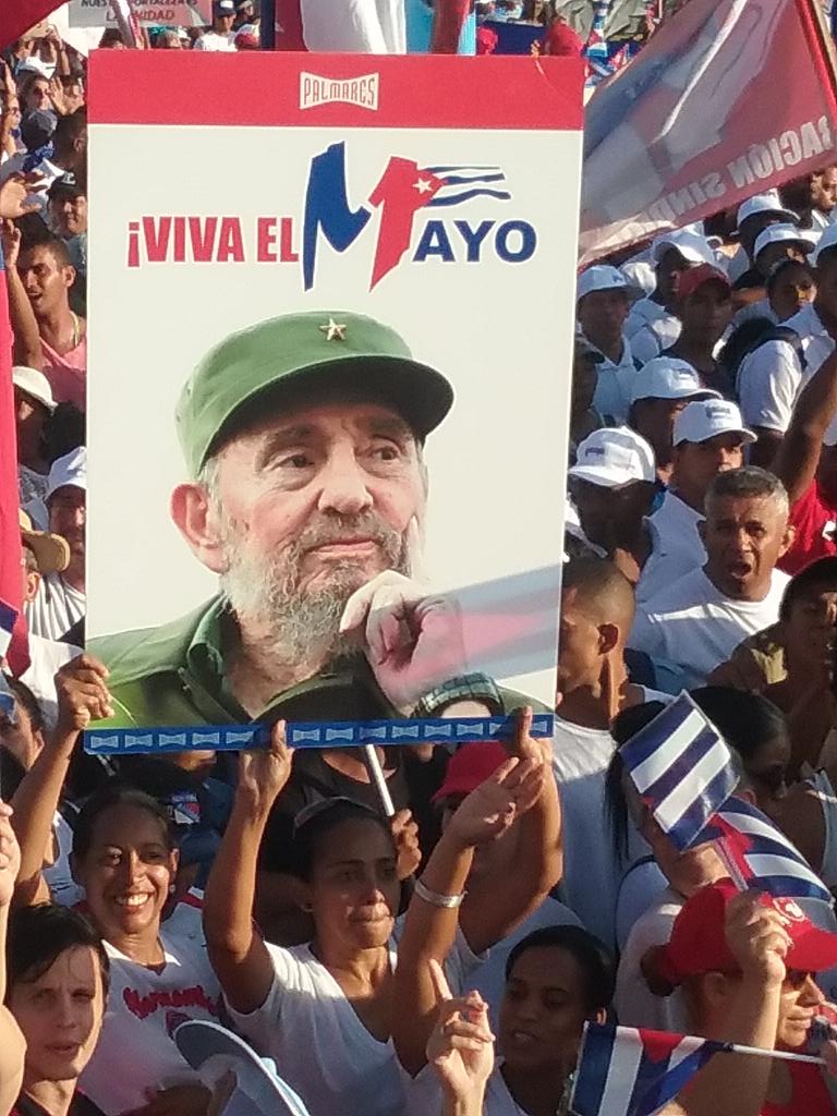 0501-desfile-fidel3.jpg