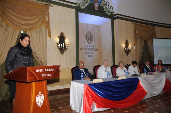 Michelle Bachelet, Presidenta de Chile, y Rodrigo Malmierca Díaz, ministro cubano de Comercio Exterior y la Inversión Extranjera, asisten a la realización del Foro Empresarial entre ambas naciones, efectuado en el Hotel Nacional de Cuba, el 8 de enero de 2018. ACN FOTO/Omara GARCÍA MEDEROS