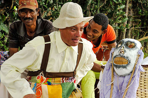 Ury Rodríguez Urgellés, primer actor, director artístico del grupo de teatro guantanamero La Barca, narrador oral, titiritero, dramaturgo, guionista y pedagogo, el “cruzado” con más ediciones vividas (28).