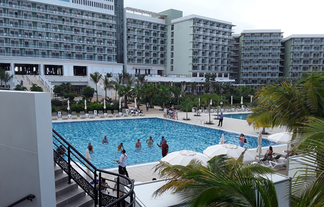 Los espacios abiertos siempre con vistas al mar distinguen al nuevo hotel Meliá Internacional de Varadero, así como también su arquitectura que recrea elementos del antológico homónimo inaugurado en el año 1950 del siglo XX en Cuba.