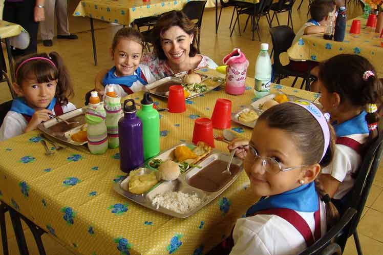 1112-cuba-comedor-escolar.jpg