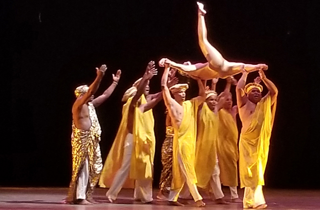 1020-danza-caribe3.jpg
