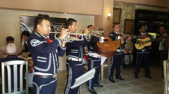 2206-mariachis.jpg
