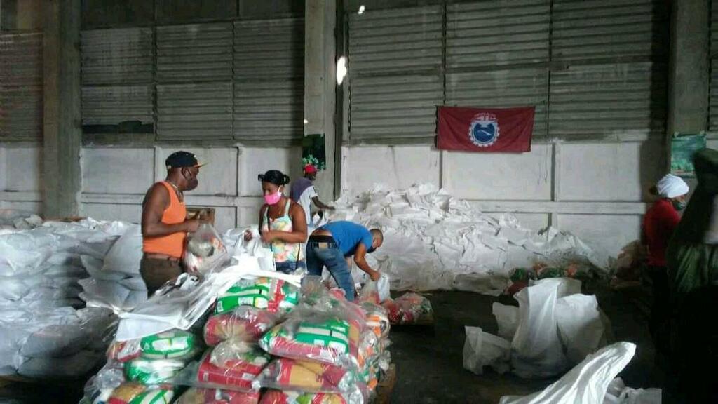 Distribuyen módulos de alimentos de donación en Santiago de Cuba