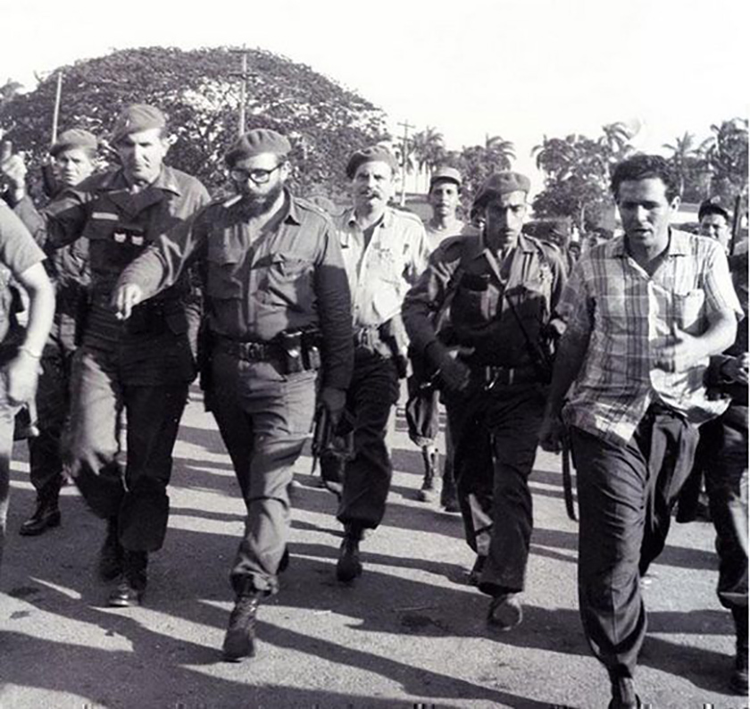 Durante esa madrugada, el primer grupo de milicianos que encontraron los invasores en la costa, no se les sumaron como les prometieron los organizadores del ataque, sino que respondieron con fuego y les hicieron las primeras bajas.