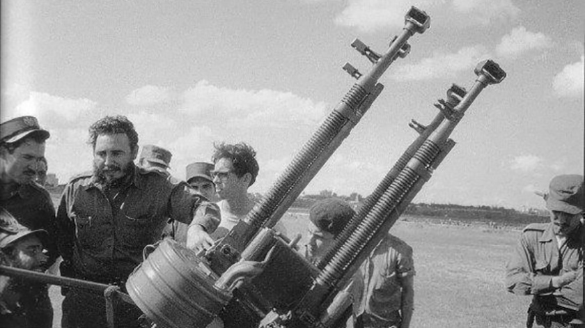 La derrota de la invasión mercenaria, de la cual se cumplen 61 años este el 19 de abril, comenzó a gestarse desde antes del propio desembarco de más de mil hombres apoyados por tanques, artillería y aviación por Playa Girón y Playa Larga, donde debían establecer un gobierno títere que justificaría la intervención directa de EE.UU.