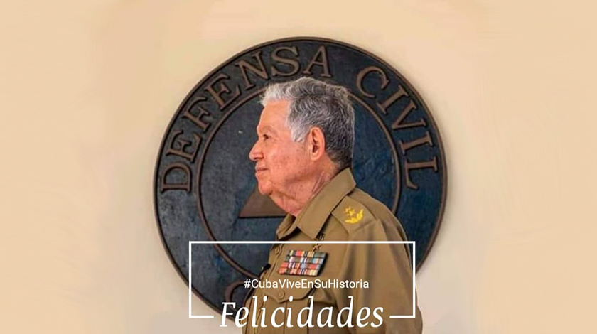 Miguel Díaz-Canel, Primer Secxretario del Comite Central del Partido Comunista de Cuba y Presidente de la República, envió hoy una felicitación al General de División Ramón Pardo Guerra, jefe del Estado Mayor Nacional de la Defensa Civil, con motivo a su cumpleaños.