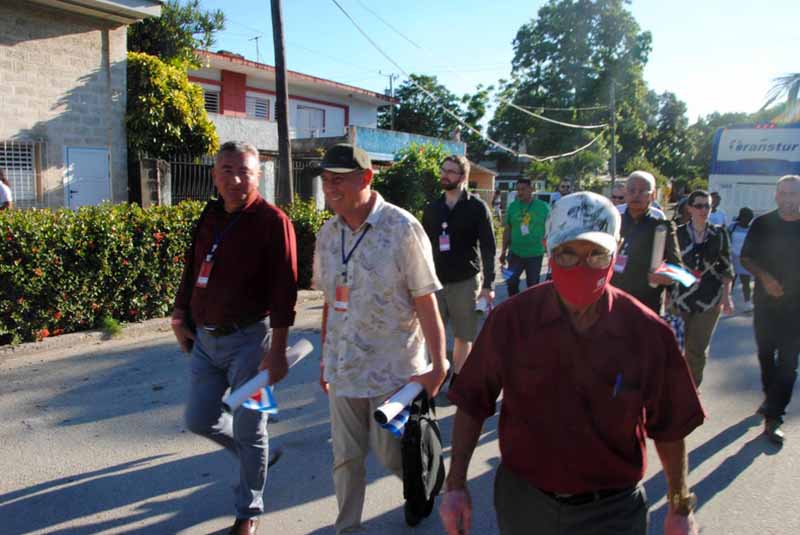 0-27-visita-barrio-la-timba-10.jpg