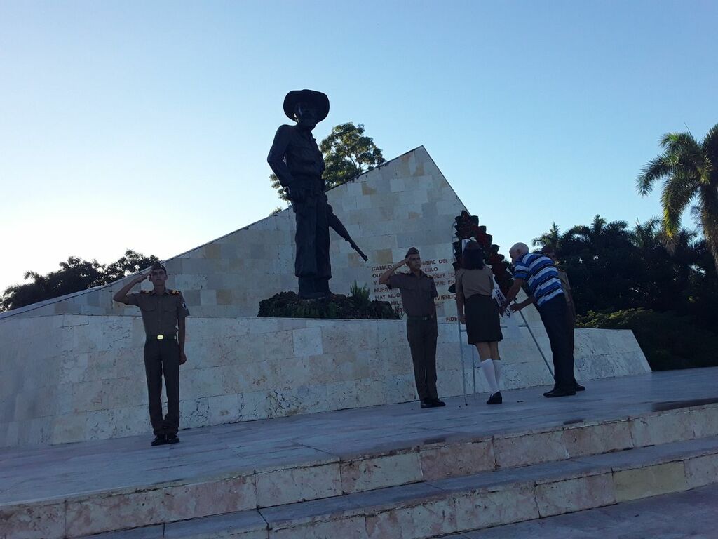 1028-homenaje2.jpg