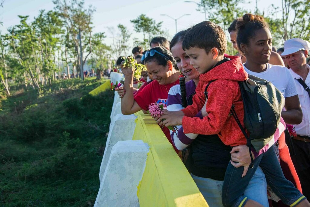 1028-jóvenes-pinareños2.jpg